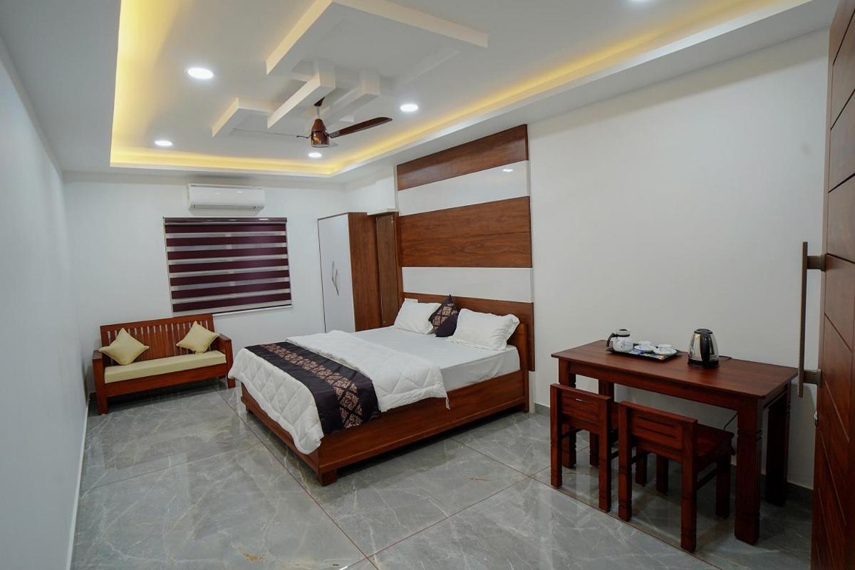 Universal Residency Perumpāvūr المظهر الخارجي الصورة